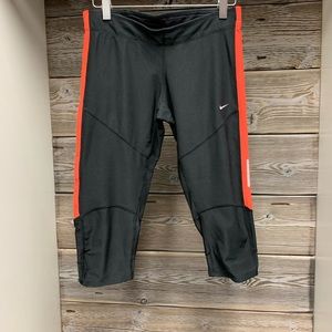 Nike Capri length leggings size S in EUC